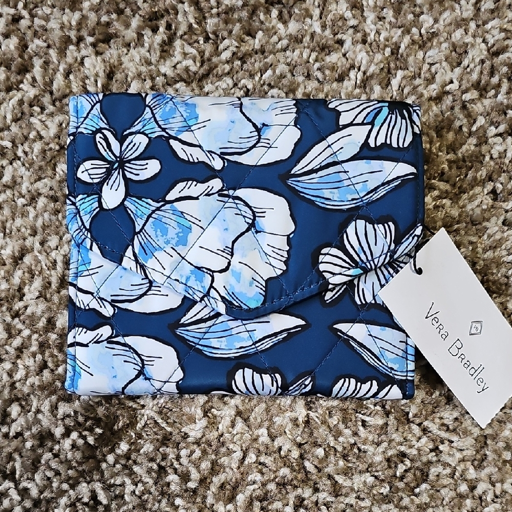 NWT Vera Bradley Navy and White Floral Mini Tri-Fold Ultralight Wallet